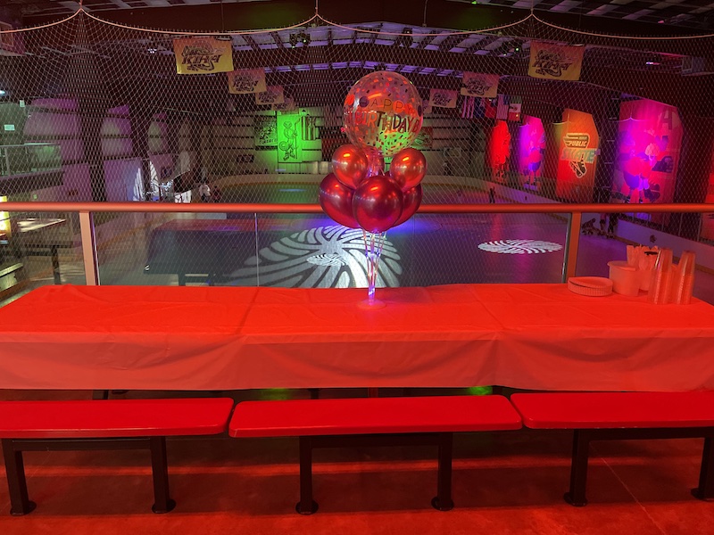 Party Table with balloons